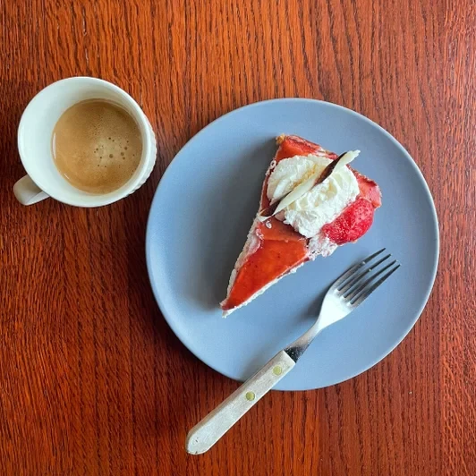 Stuk kwarktaart als dessert uit de Budget Bikken-box