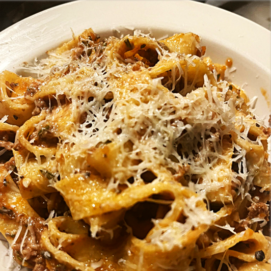 Pappardelle met lamsgehakt en lamslever